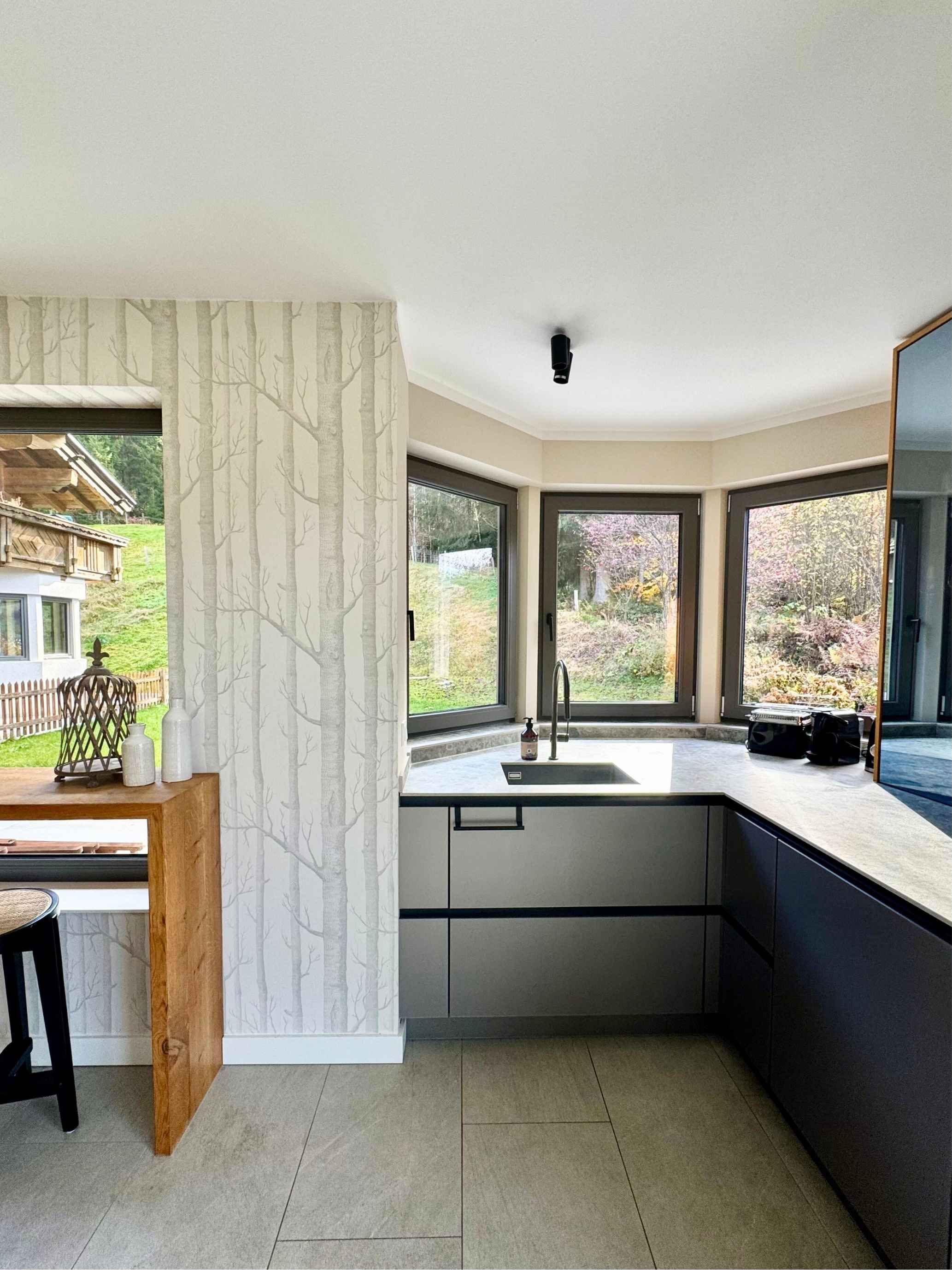 Detail Küche mit Spüle im Erker