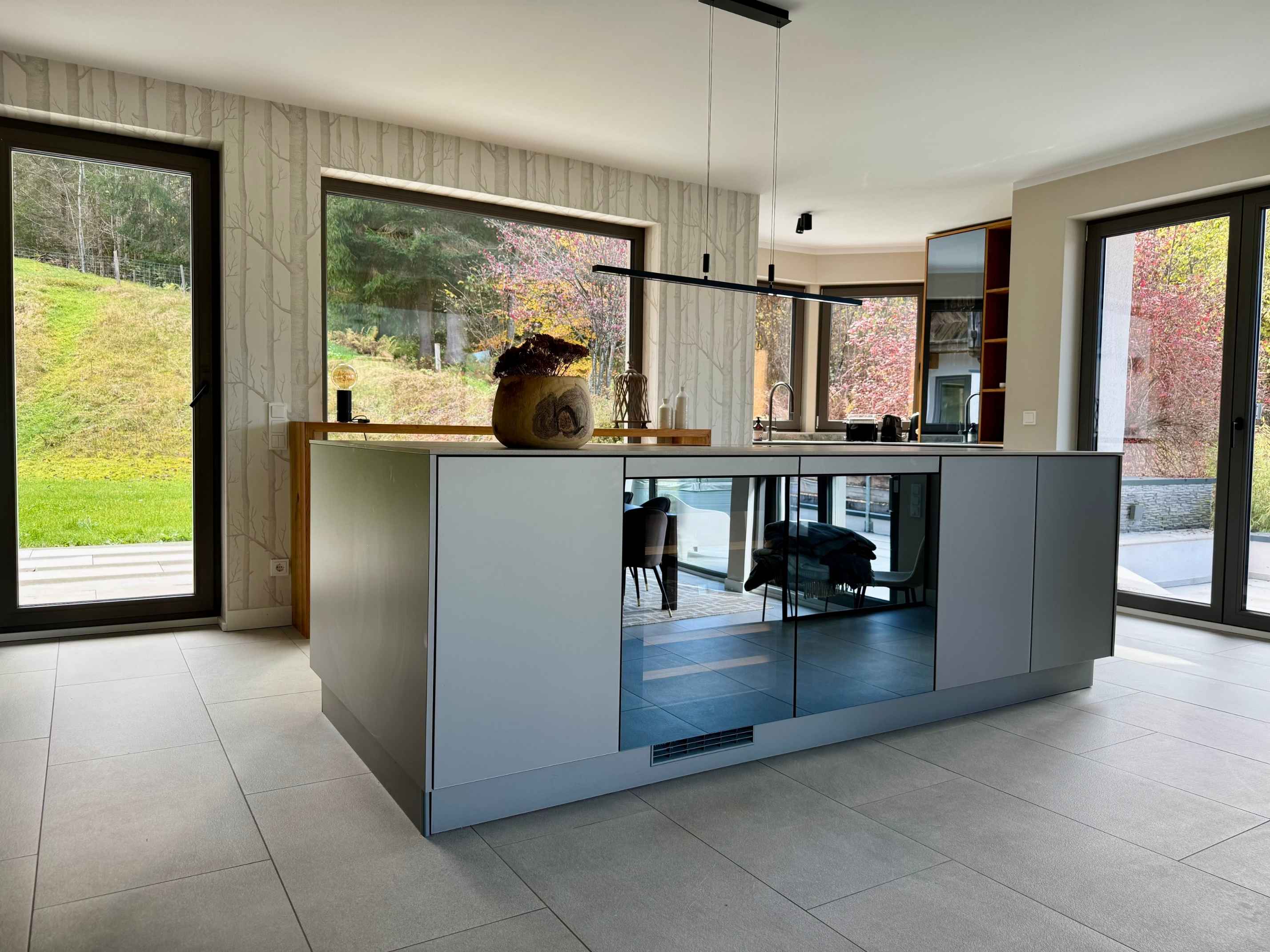 Kücheninsel mit Weinkühler